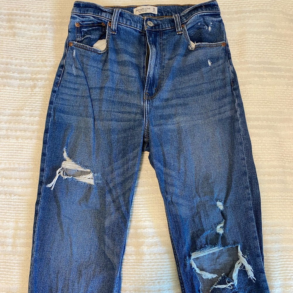 Abercrombie & Fitch Women’s Ripped High Rise Jeans - Size 30